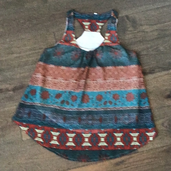 Beautiful Razor Back Tank - Picture 4 of 10